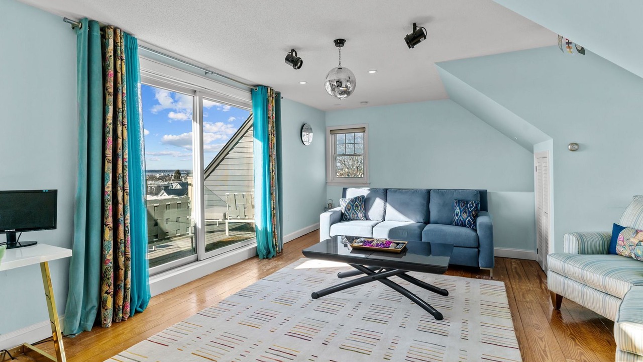 Photo of Livingroom in Yachting Village