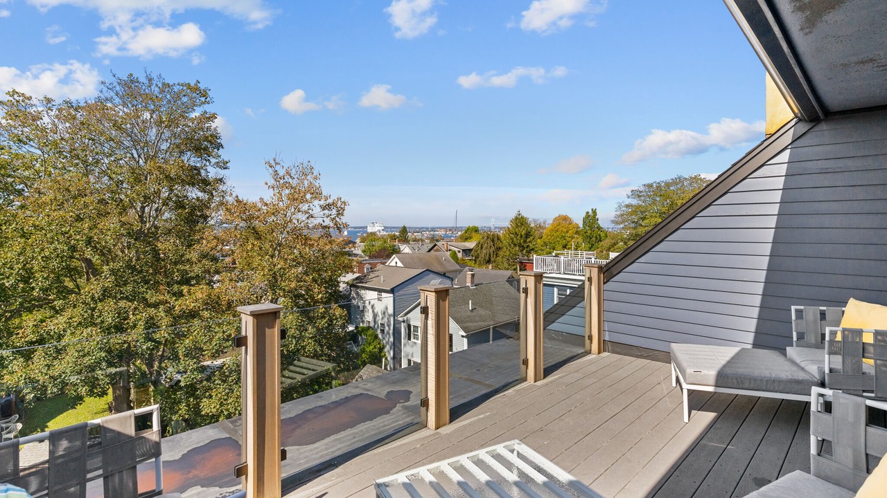 Photo of Patio Balcony in Yachting Village