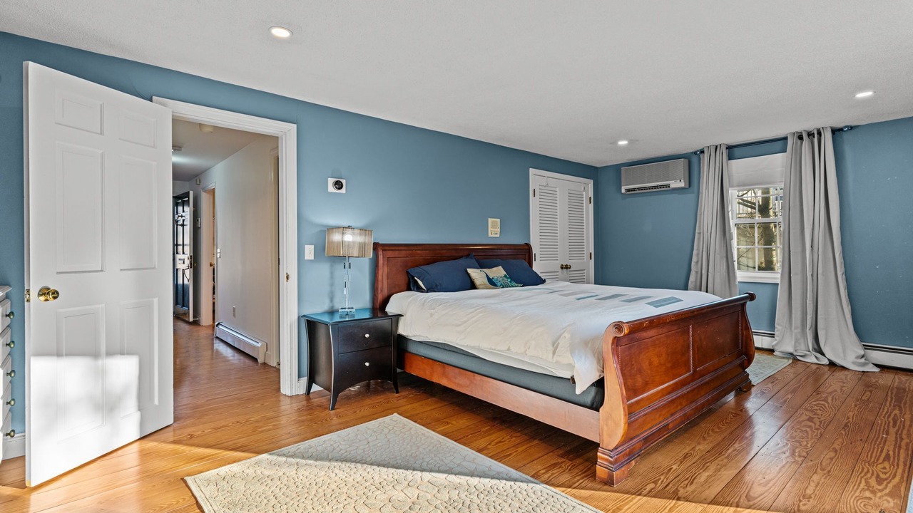 Photo of Bedroom in Yachting Village