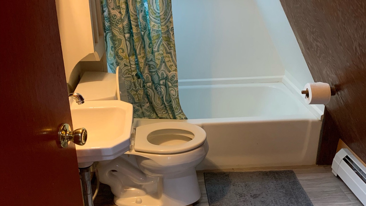 Photo of Bathroom in Warren
