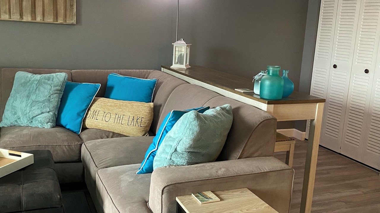 Photo of Livingroom in Weirs Beach