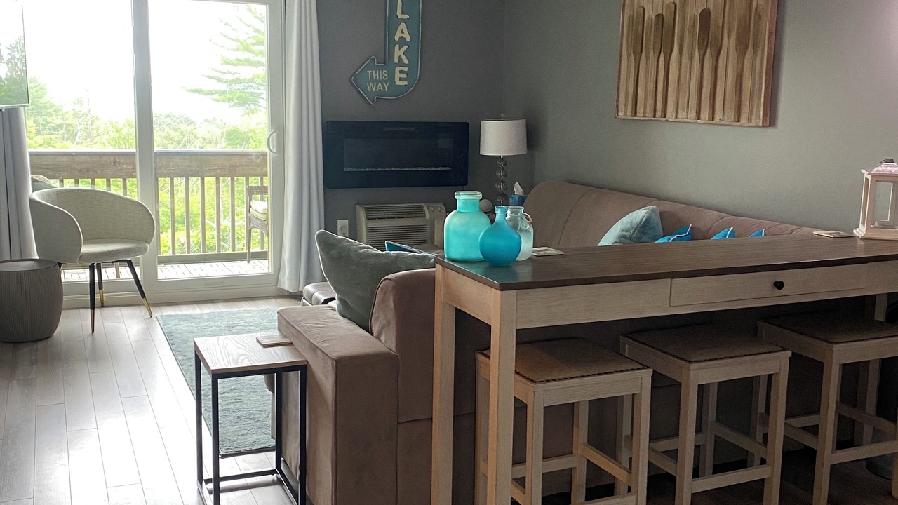 Photo of Livingroom in Weirs Beach
