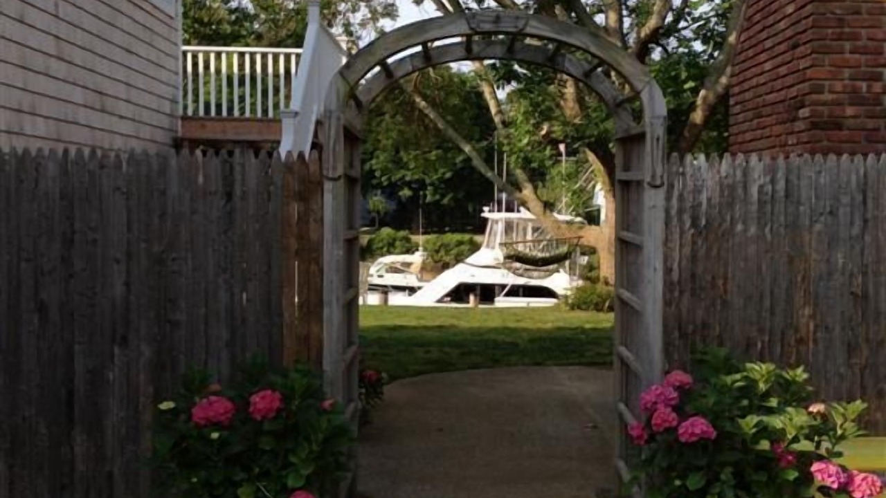 Photo of Outdoor in Greenport West
