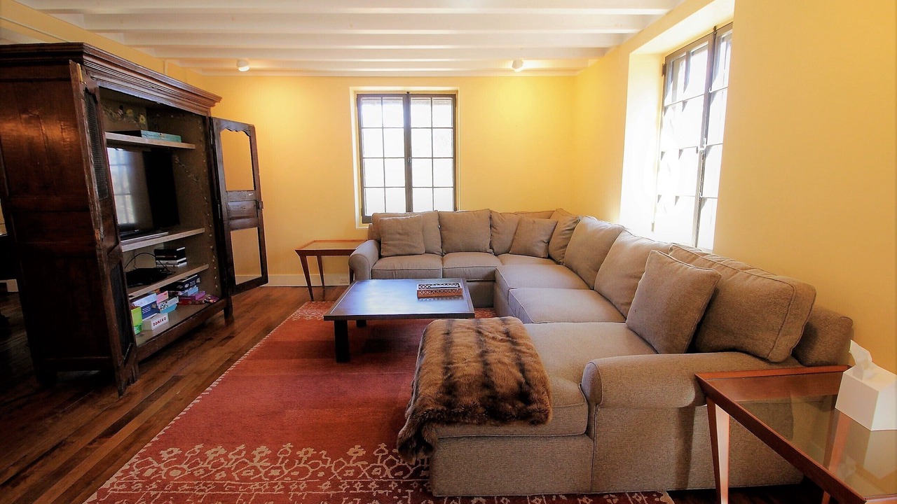 Photo of Livingroom in Lenox