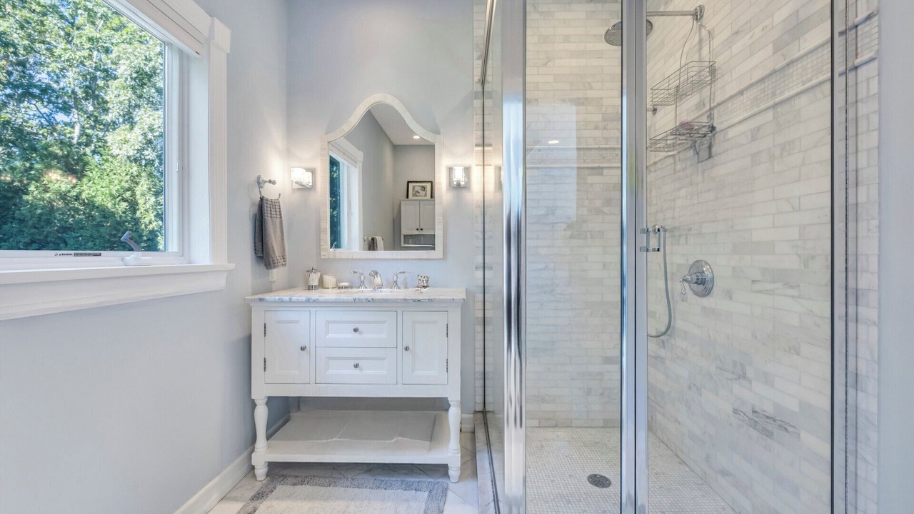 Photo of Bathroom in Shinnecock Hills