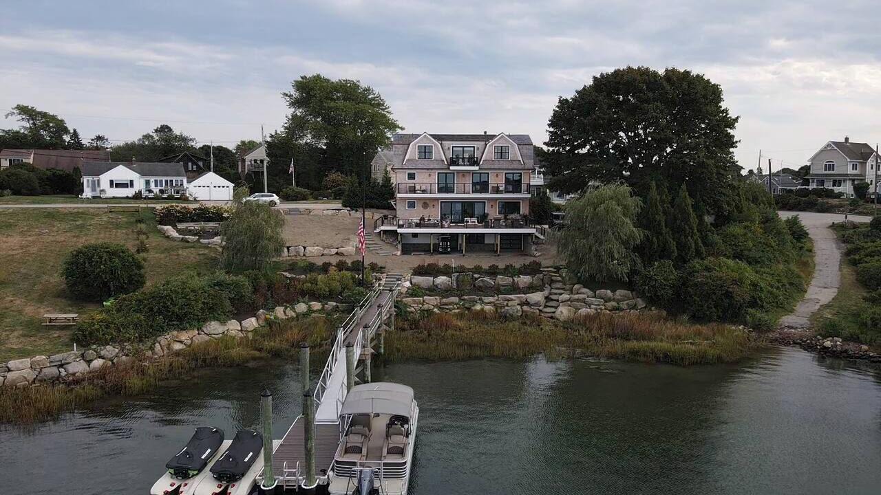 Photo of Others in Narragansett