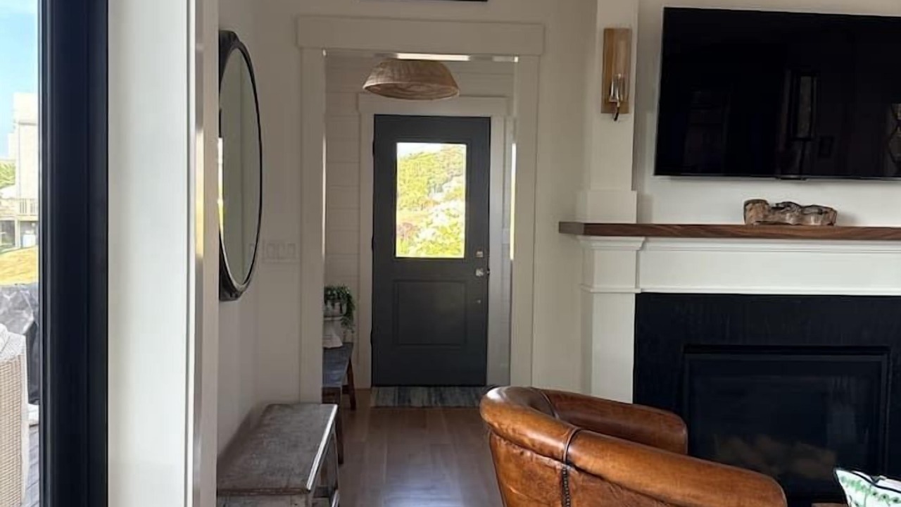 Photo of Livingroom in Narragansett