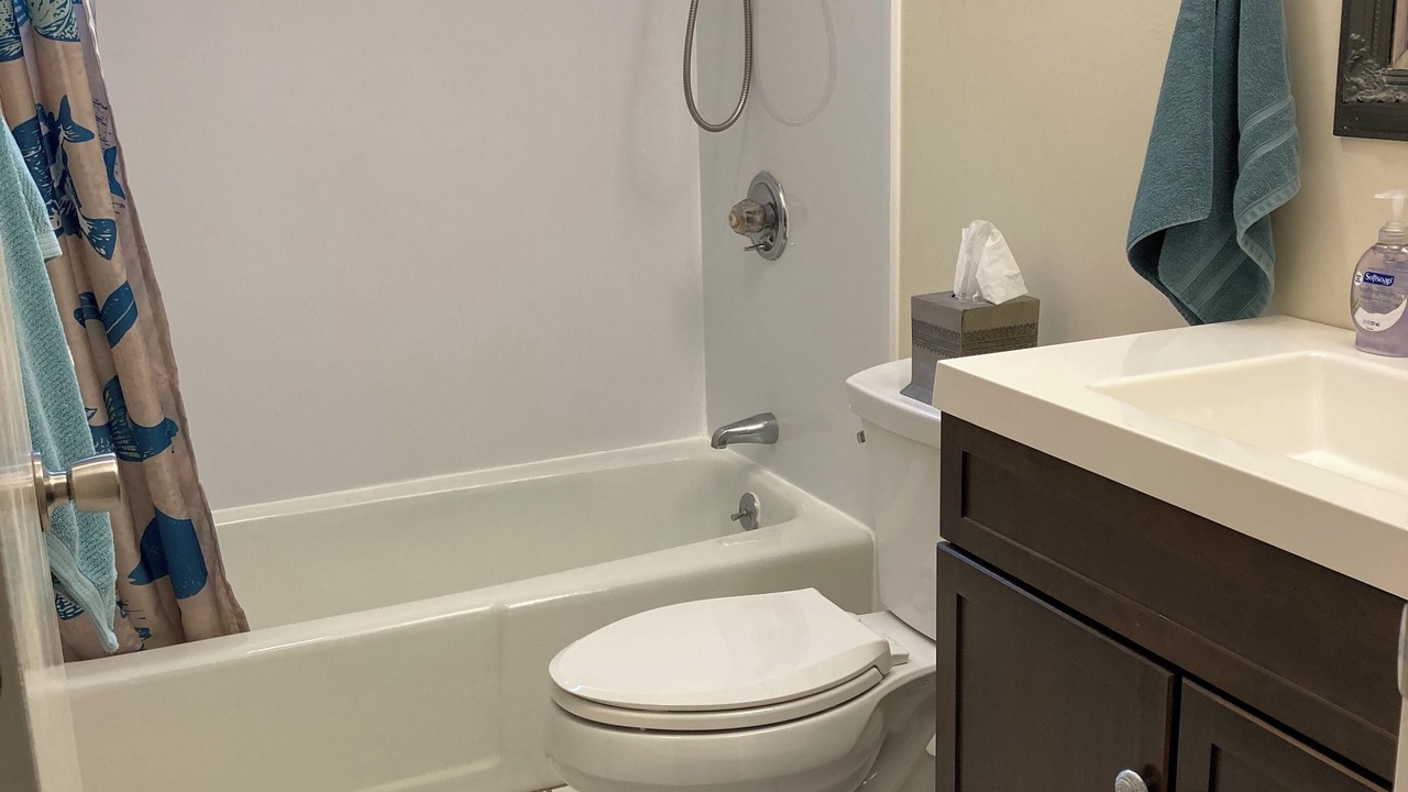 Photo of Bathroom in Green Hill