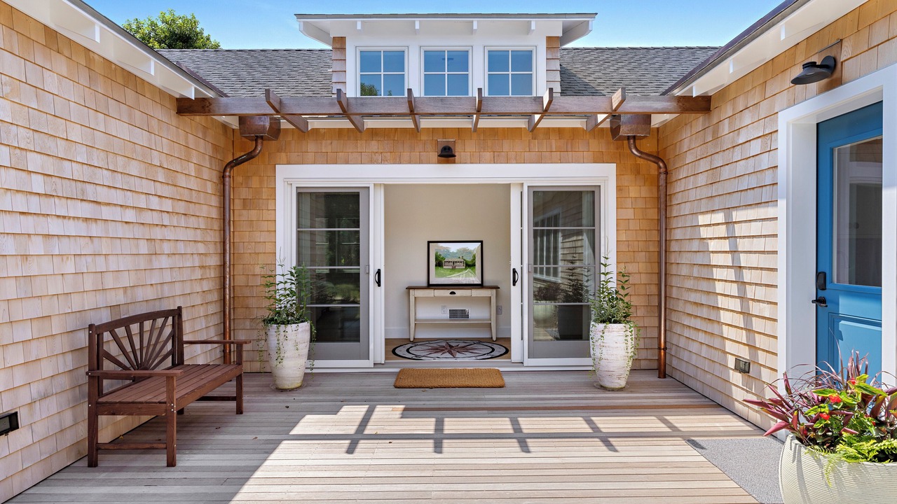 Photo of Patio Balcony in West Tisbury