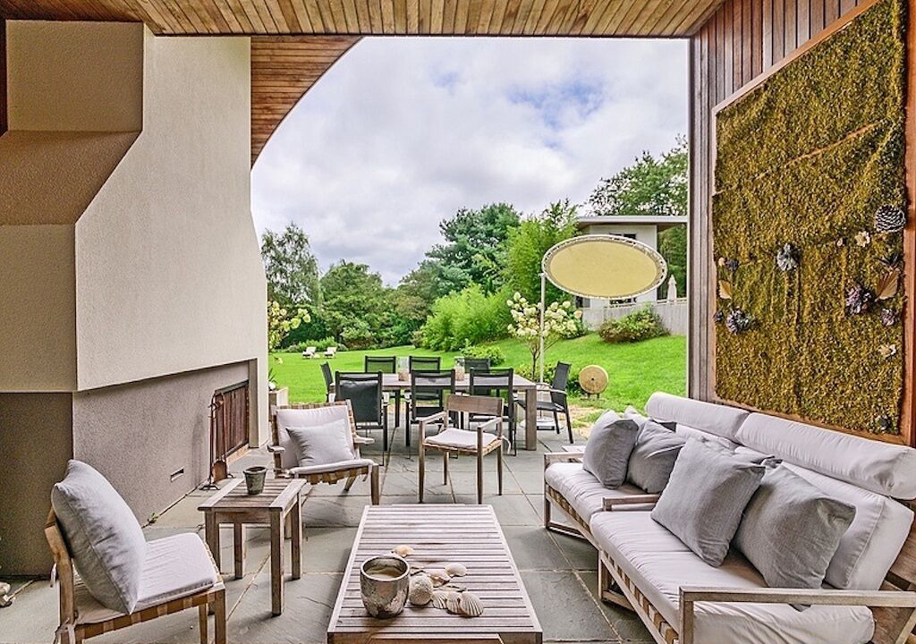 Photo of Outdoor in Village of Southampton