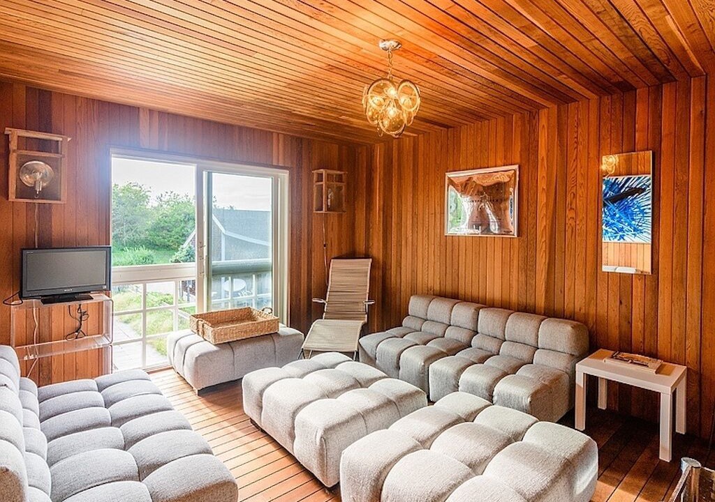 Photo of Livingroom in Village of Southampton