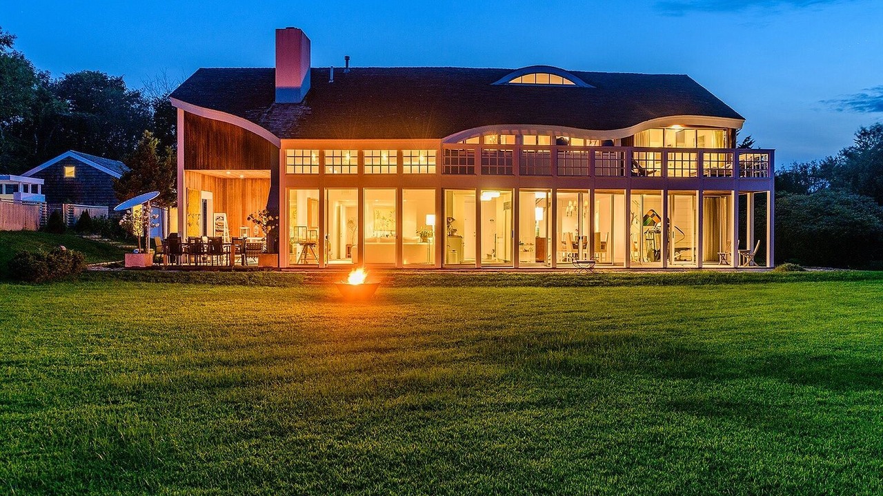 Photo of Outdoor in Village of Southampton