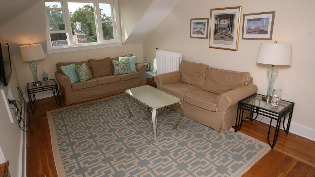 Photo of Bedroom in Off Broadway