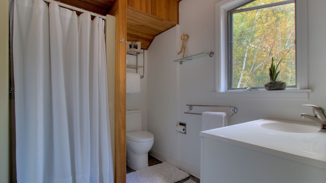 Photo of Bathroom in Hillsdale