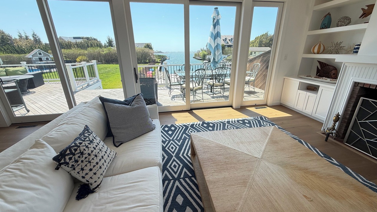 Photo of Livingroom in Shinnecock Hills