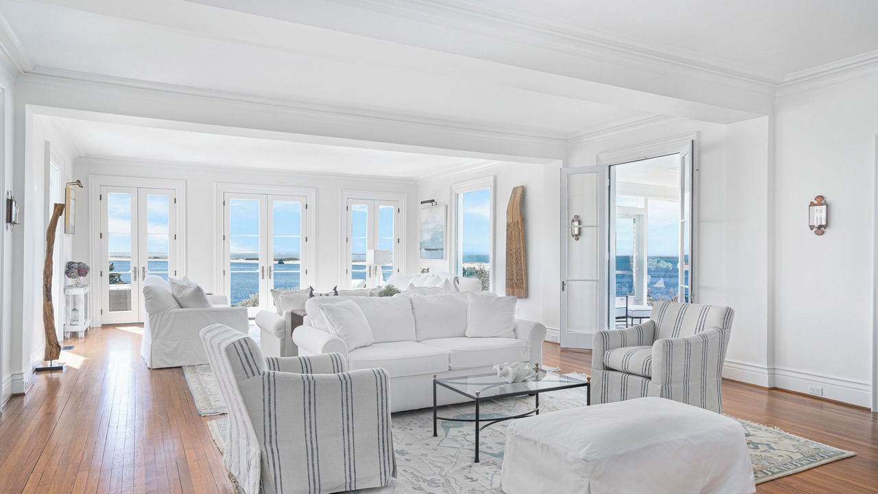 Photo of Livingroom in Stonington