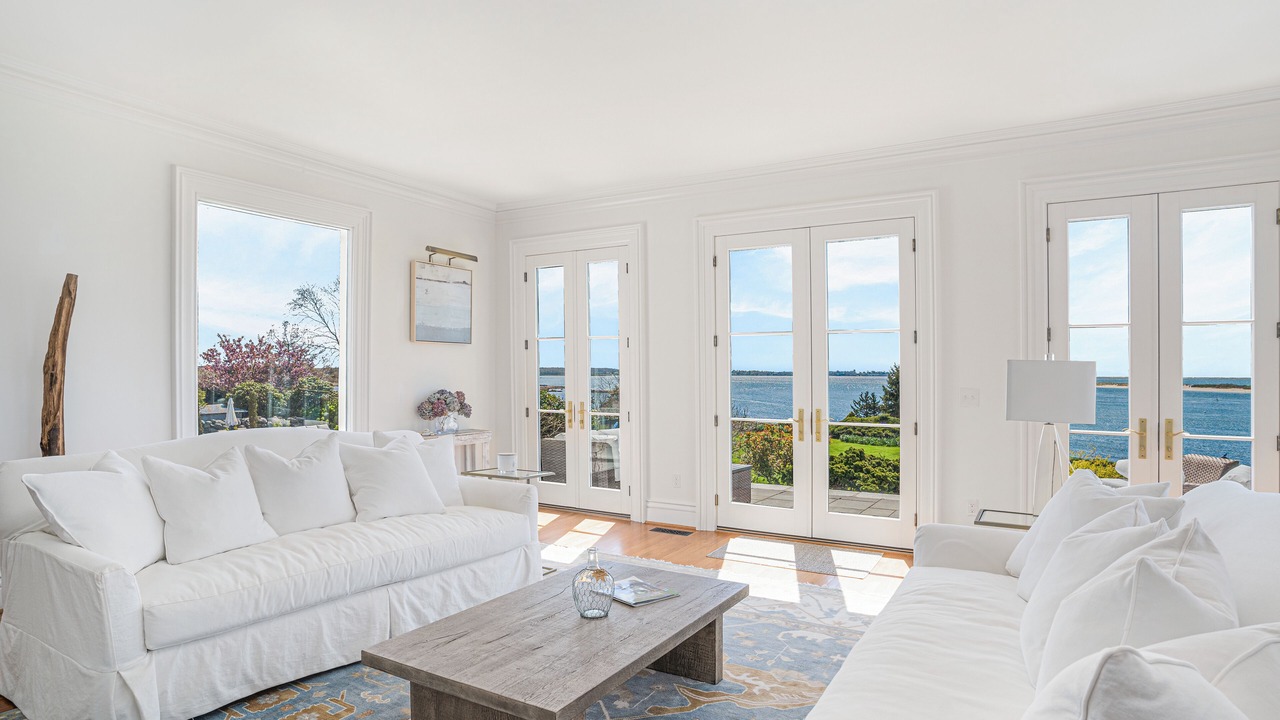 Photo of Livingroom in Stonington