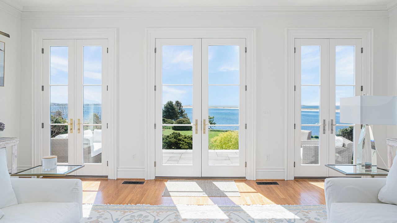 Photo of Livingroom in Stonington
