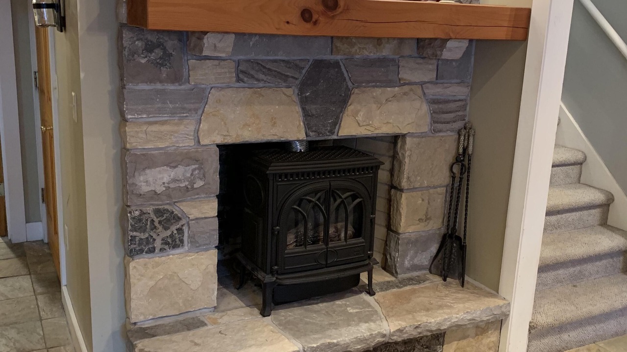 Photo of Livingroom in Schuyler Falls