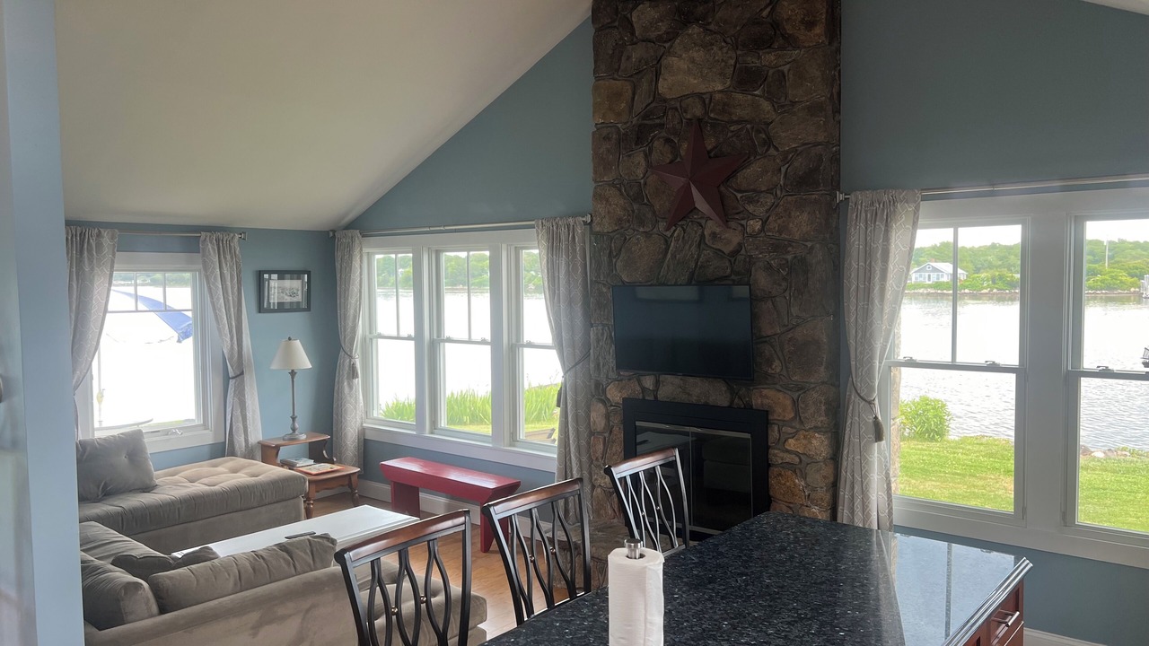 Photo of Livingroom in Narragansett