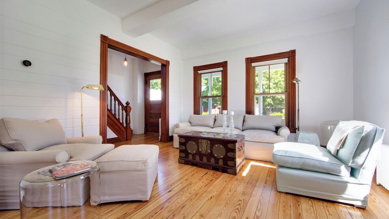 Photo of Livingroom in Greenport West