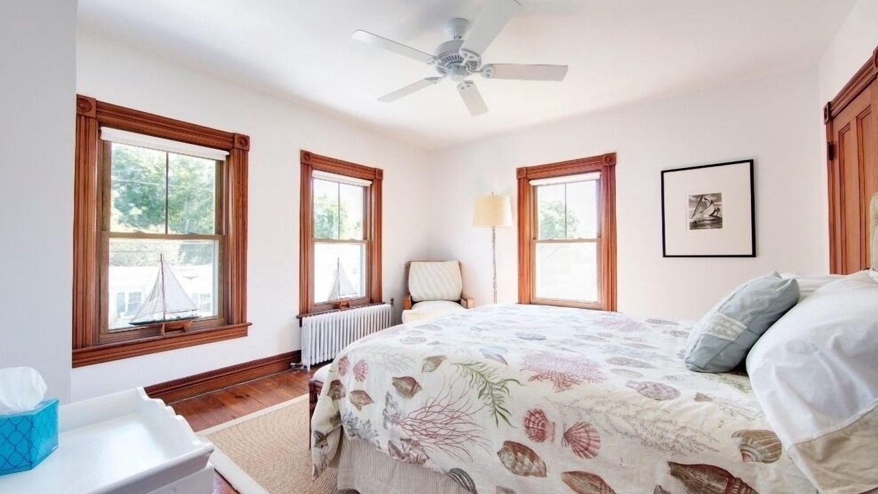 Photo of Bedroom in Greenport West