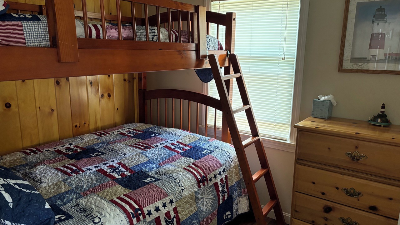 Photo of Bedroom in Seconsett Island