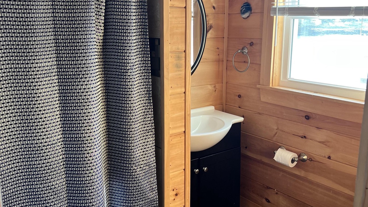 Photo of Bathroom in West Bath