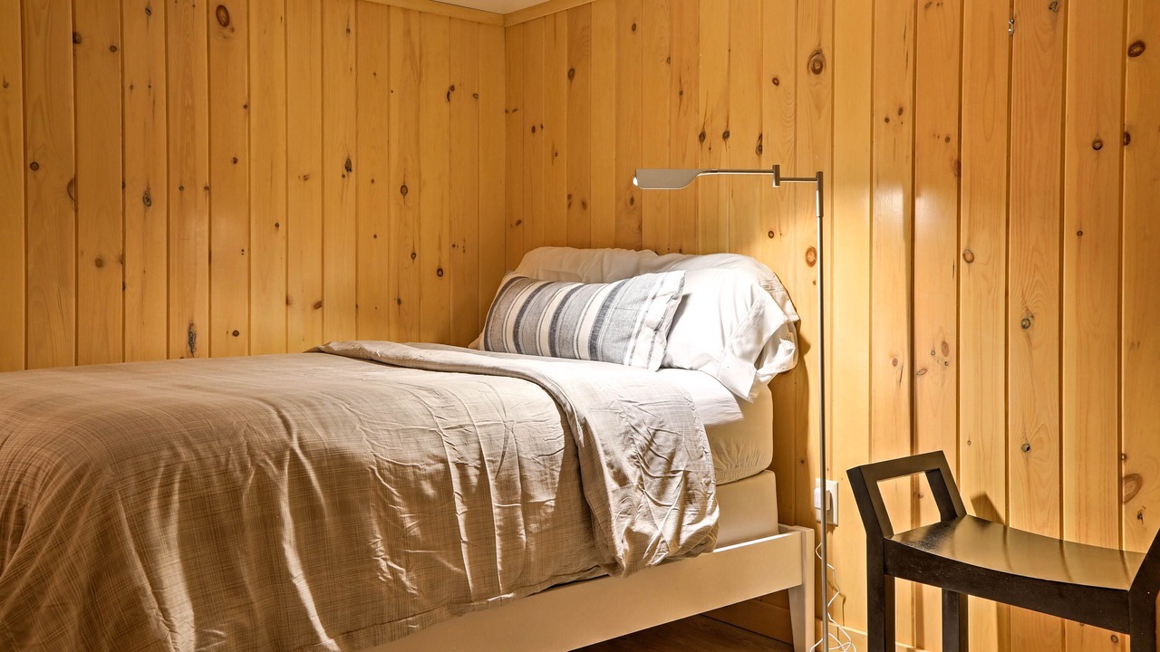 Photo of Bedroom in Becket