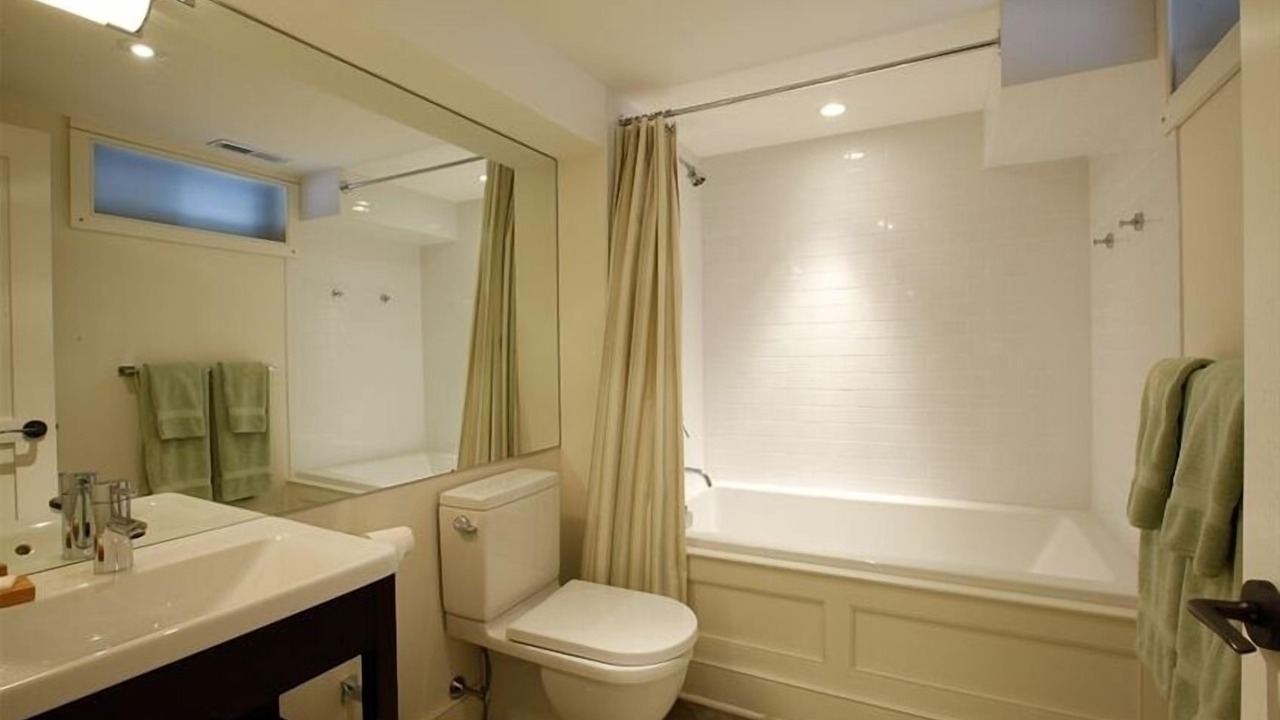 Photo of Bathroom in Lakeside