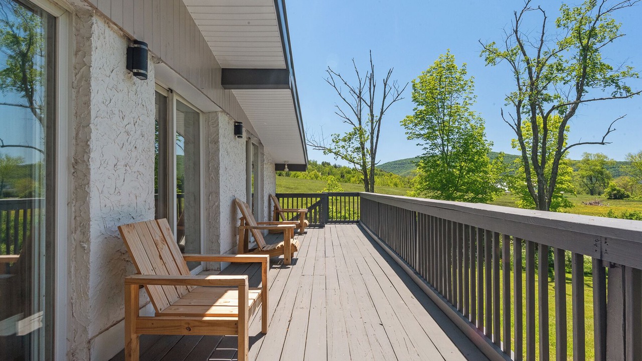 Photo of Patio Balcony in Fleischmanns