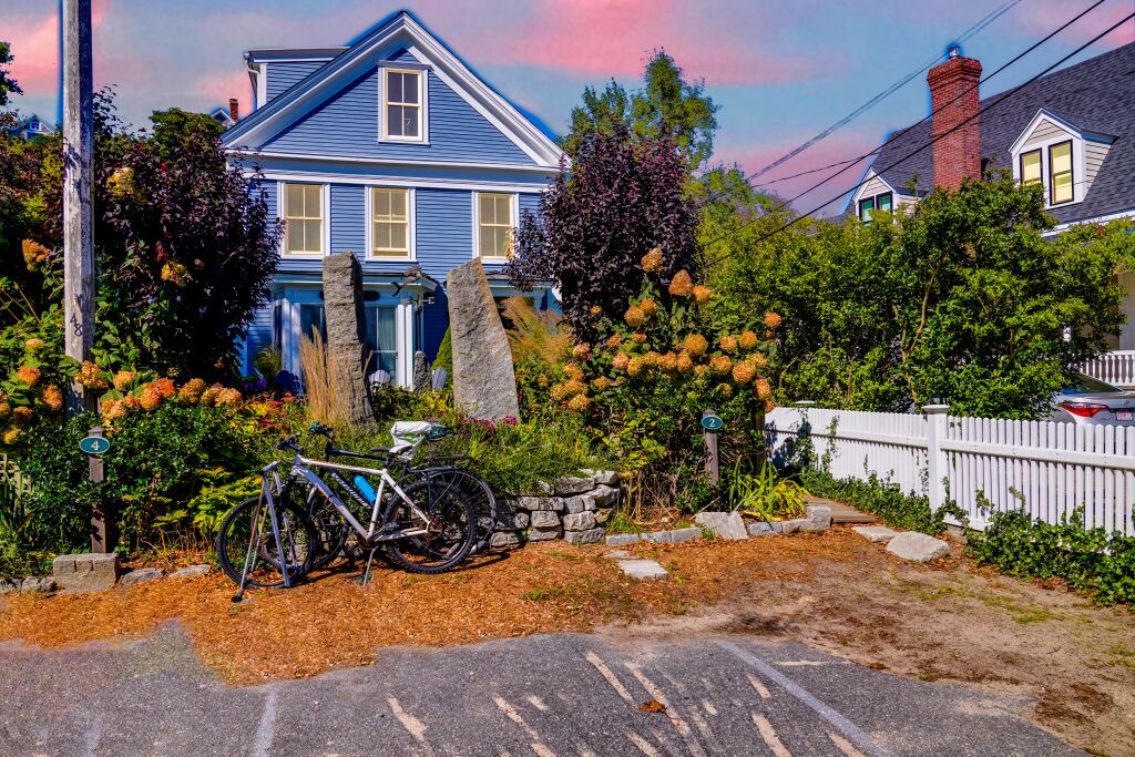 Photo of Outdoor in Commercial Street