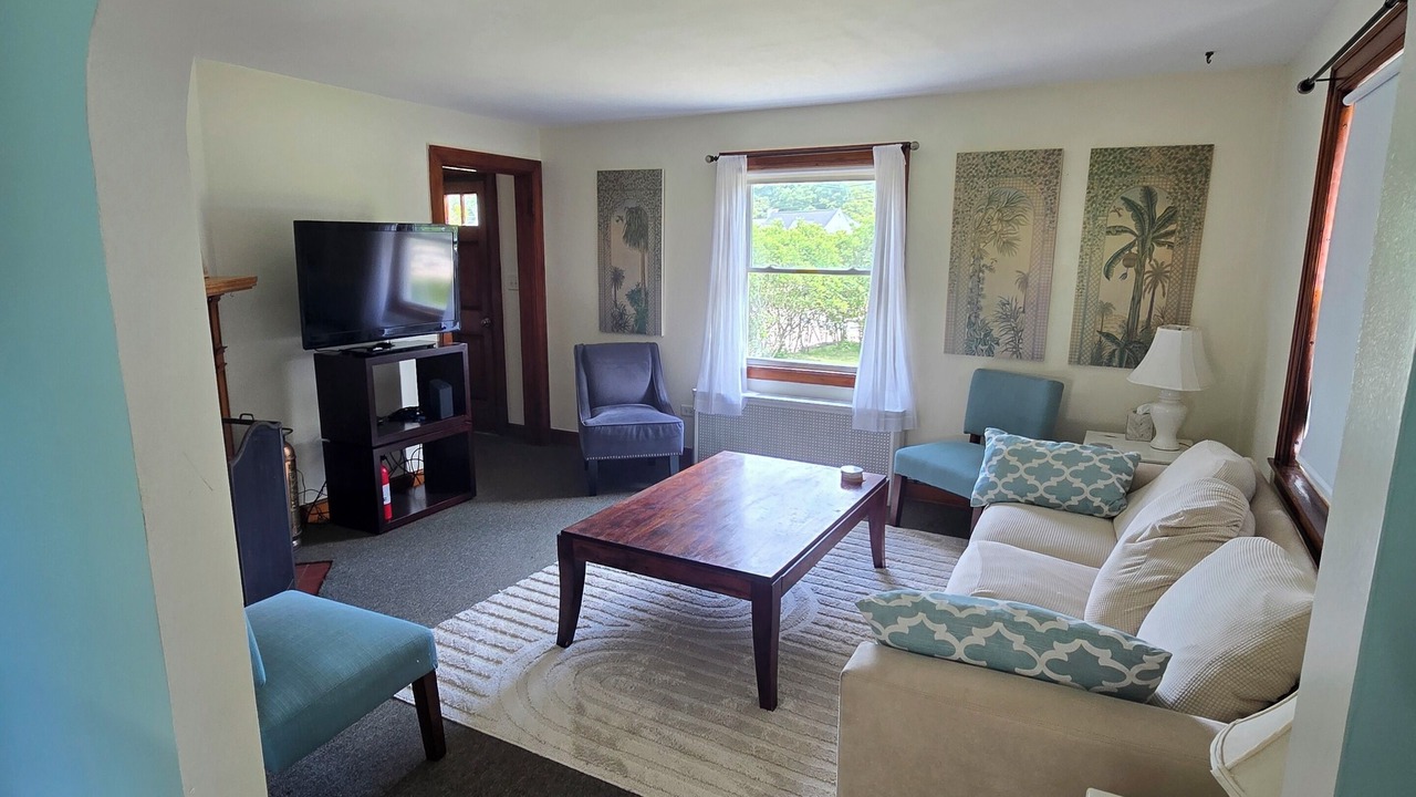 Photo of Livingroom in Westerly