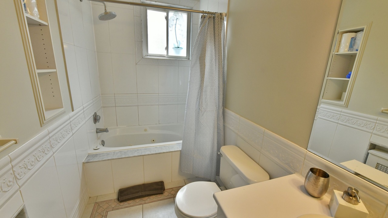 Photo of Bathroom in Sunnyside