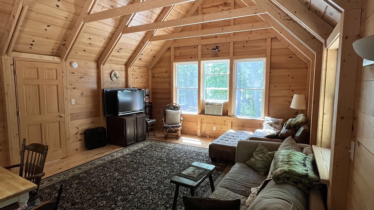 Photo of Bedroom in Tuftonboro