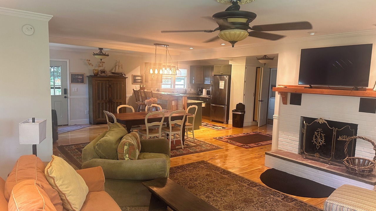 Photo of Livingroom in Bolton Landing