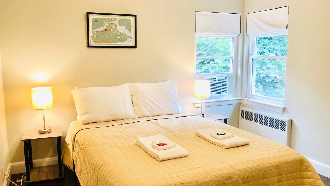 Photo of Bedroom in Cleveland Circle