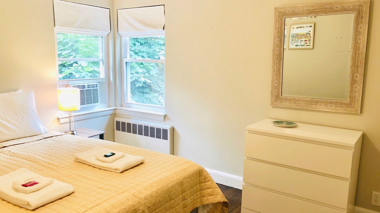 Photo of Bedroom in Cleveland Circle