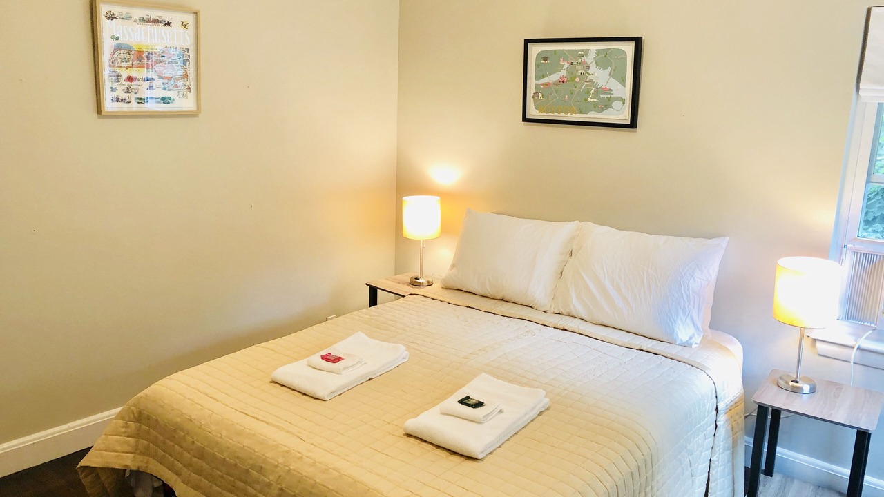 Photo of Bedroom in Cleveland Circle