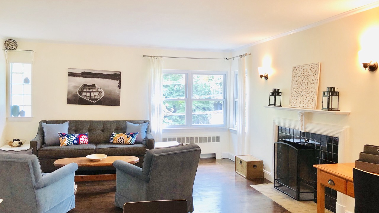 Photo of Livingroom in Cleveland Circle