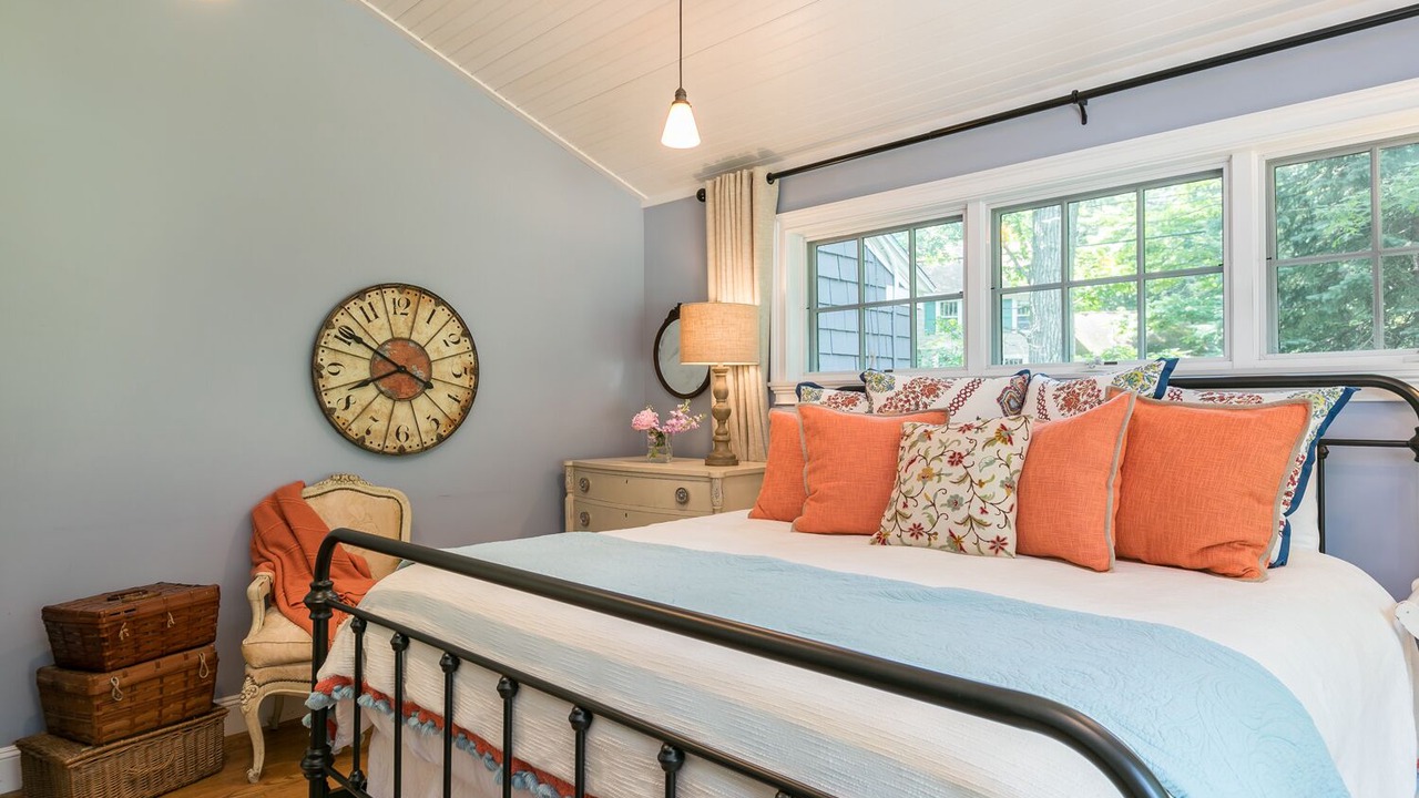 Photo of Bedroom in Pond Cove