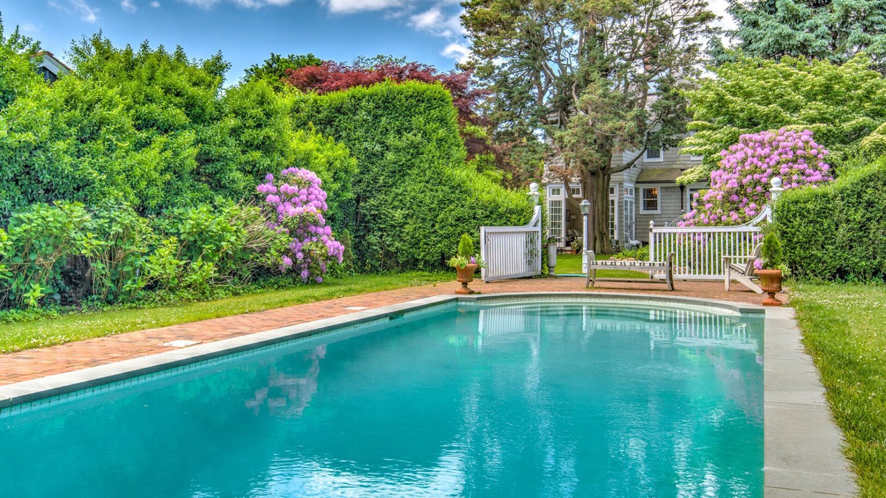 Photo of Outdoor in Village of Southampton