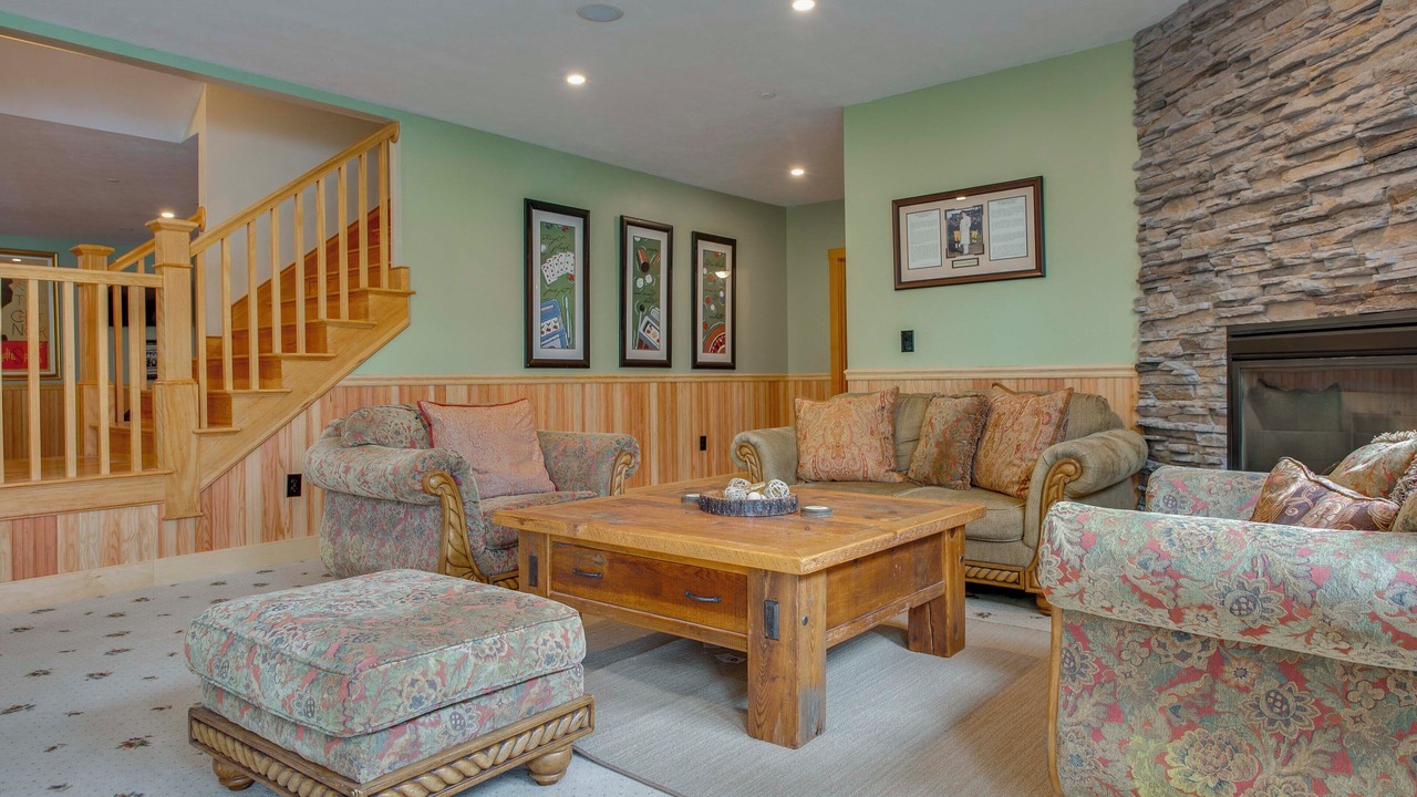Photo of Livingroom in Alton Bay