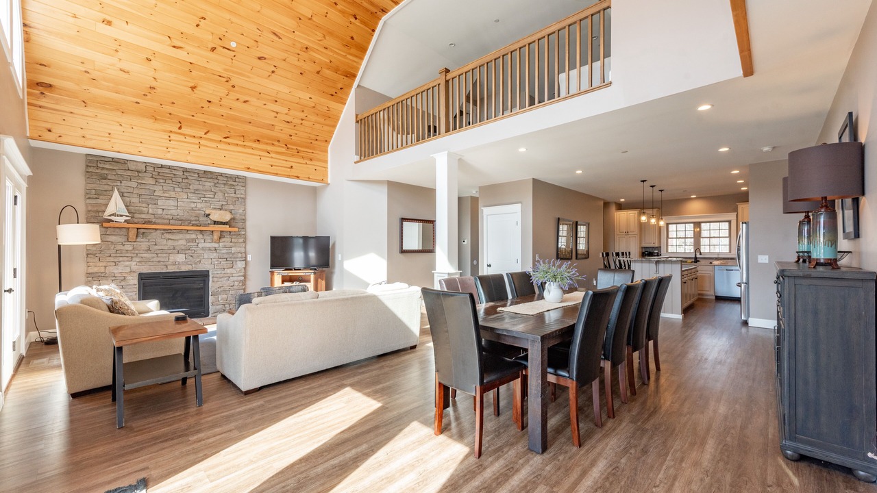Photo of Livingroom in McHenry