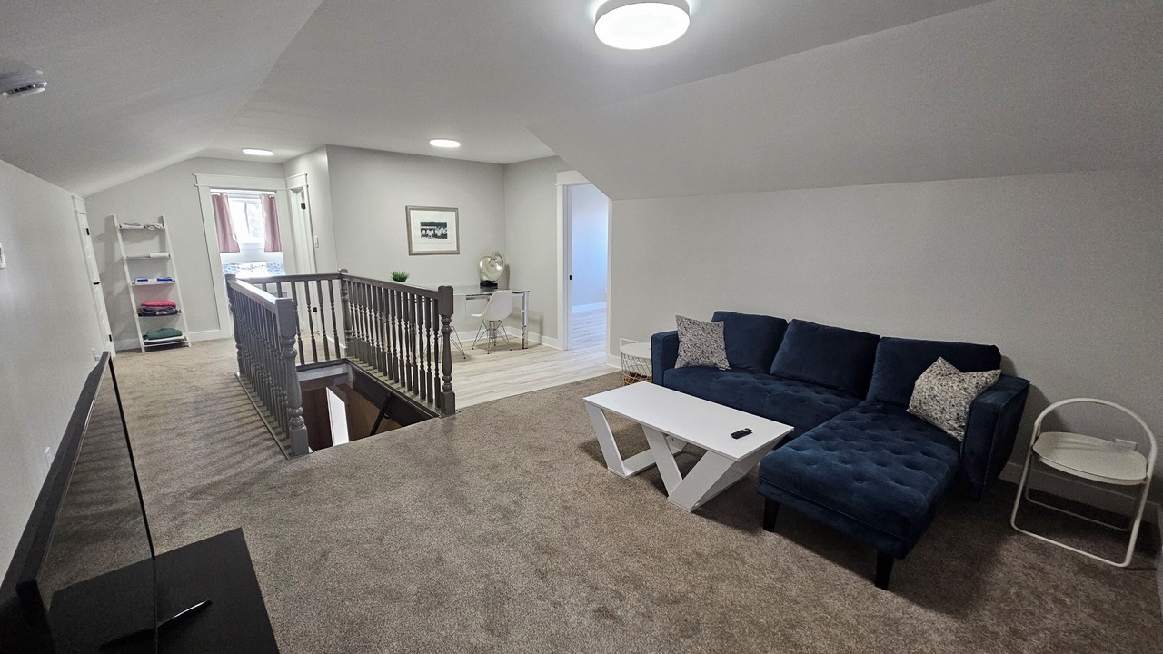 Photo of Livingroom in Amherstview