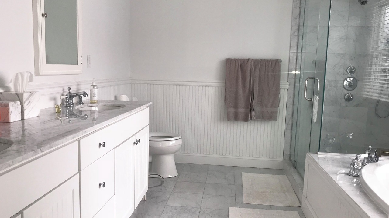 Photo of Bathroom in Shinnecock Hills
