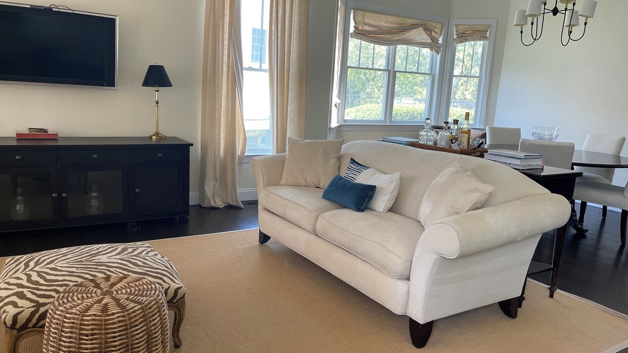 Photo of Livingroom in Shinnecock Hills