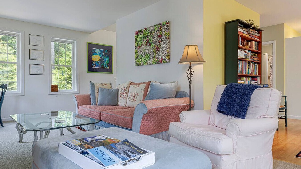 Photo of Livingroom in Town Hill