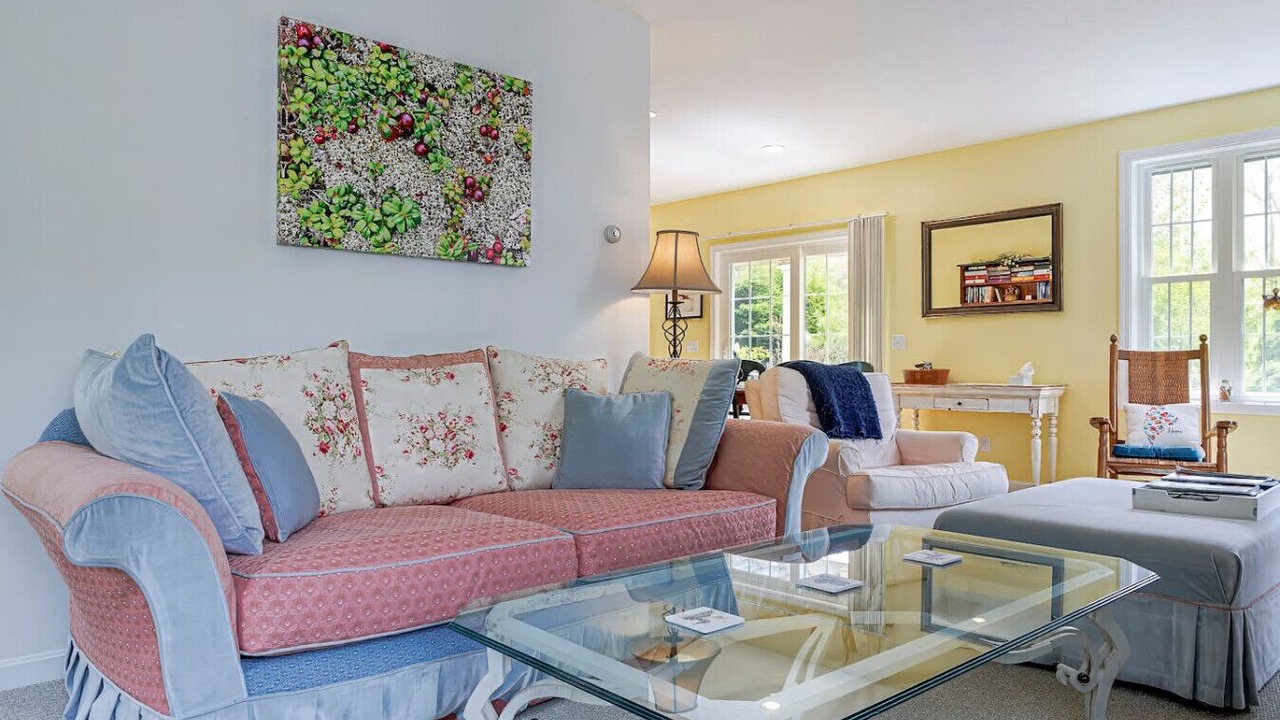 Photo of Livingroom in Town Hill