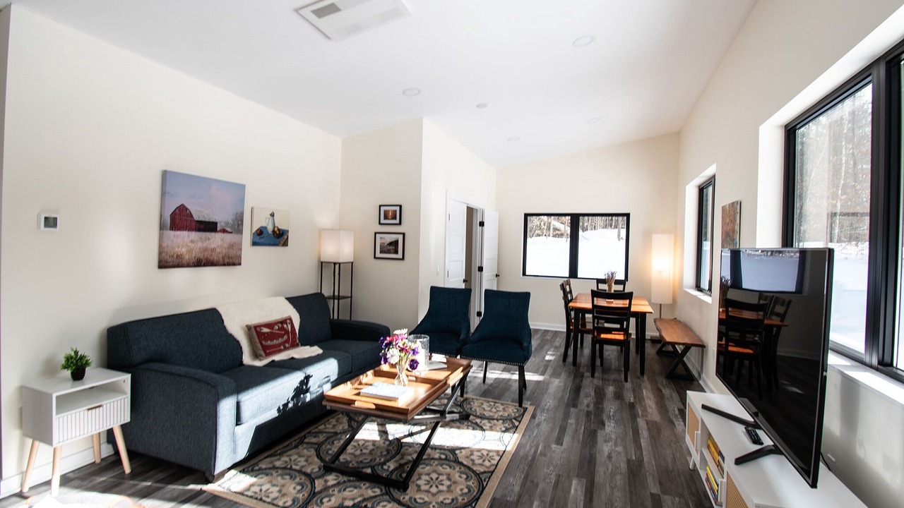 Photo of Livingroom in Warren